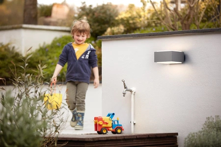 Zahradní lampa LED nástěnná lampa HEDGEHOG myGarden E27 IP44 šedá PHILIPS