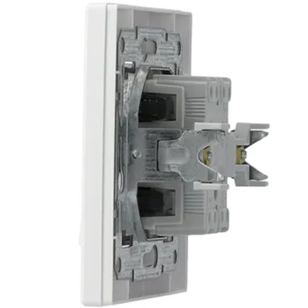 Jednopólový zapuštěný svíčkový spínač Asfora IP20 s bílým rámečkem