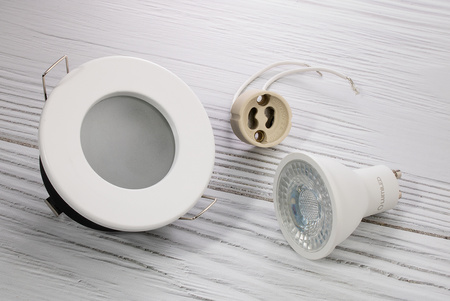 Halogenové Hermetické Koupelnové svítidlo IP44, Bílá AQUS + LED GU10 36° 6W 3000K LUMILED