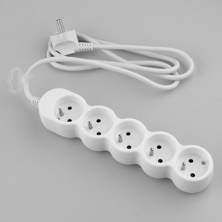 Síťový prodlužovací kabel s uzemněním 5 zásuvek 1,5 m bílý kabel Lendo Lumiled