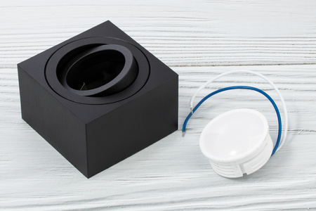 Povrchové Halogenové svítidlo, TUBA SPOT Nastavitelná Čtvercová 50mm Černá AMAT-S + LED 7W 3000K LUMILED