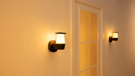 Venkovní nástěnná LED lampa 8,5W RGB SMART WiFi WiZ