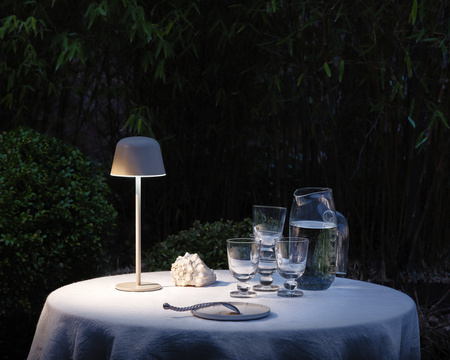 Venkovní stolní lampa LED dobíjecí stmívatelná 2,5W 200lm 2700/4000/6500K IP54 béžová Endura Ledvance