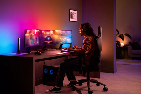 Chytrý LED gradientní PC pásek 19W CCT RGB PHILIPS HUE Bluetooth Zigbee + Hue Bridge