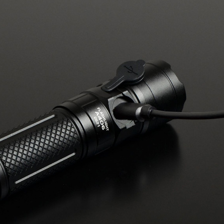 Taktická LED dobíjecí vodotěsná svítilna 20W 4000lm 6000K A406 velmi výkonná VIDEX