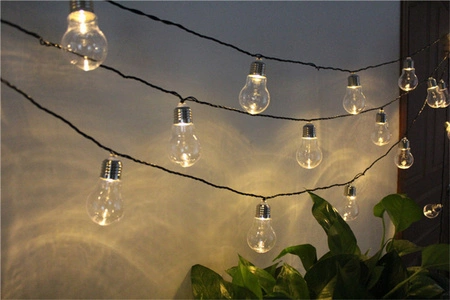 Bateriová LED zahradní girlanda 2.1M. napájená 2 x AA bateriemi SMOLDER GOLDLUX (Polux)