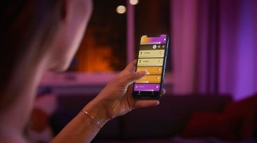 Philips HUE bílá a barevná Ambiance GO Bluetooth Zigbee stolní lampa 8718696173992