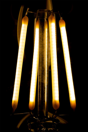 Žárovka LED E27, A60 7W = 60W 806lm 3000K Teplá bílá 360° Filament LUMILED