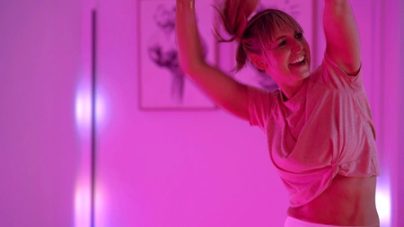 Inteligentní LED stojací lampa 20W SMART+ WiFi RGB s dálkovým ovládáním Stmívatelné 200 cm Černá PODLAHOVÁ ROHOVÁ LEDVANCE