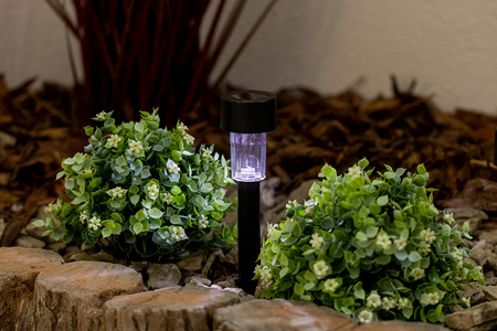 LED solární zahradní lampa. černá. 6500K. Studená bílá