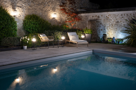 Chytrá solární zahradní nástěnná lampa 6W 400lm RGB+W SMART+ BLUETOOTH LEDVANCE