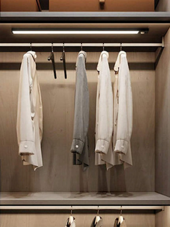 LED lišta na nábytek pod skříňovou lampu 4W 4500K 80cm s pohybovým senzorem stříbrná