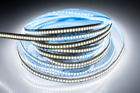 LED pásek 12V, 120W 1200LED 2835 Studená bílá 10mm 5m LUMILED