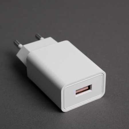 Nabíječka 1x USB 5V/1A DC adaptér Stolní lampa bílá Lumiled