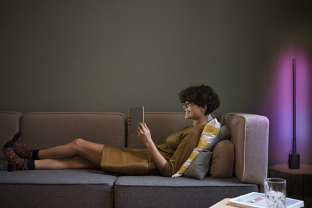 Inteligentní LED stojací lampa 8W SMART+ WiFi RGB + RC s dálkovým ovládáním Stmívatelné 80 cm Černá PODLAHOVÁ ROHOVÁ LEDVANCE