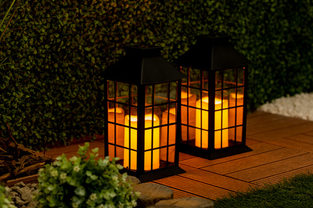 LED solární zahradní lucerna závěsná 32cm černá