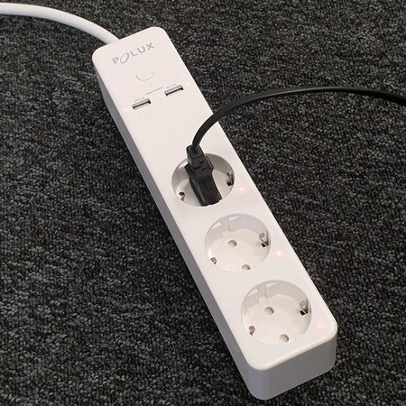 Napájecí lišta s vypínačem 3x 230V 2x USB Tuya SMART