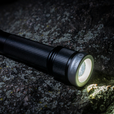 LED 15W 1400 lm IP65 taktická svítilna baterie 6xAA ZOOM ruční světlo LEDVANCE