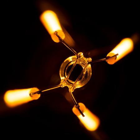 Žárovka Dekorativní Kulka LED E27, G125 7W = 60W 806lm 2000K Teplá bílá 360° Filament Globe Amber LUMILED