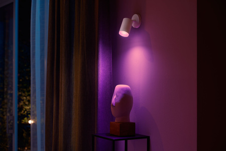 Bílá a barevná ambientní lampa Philips HUE Fugato 1x4,2W Bluetooth Zigbee