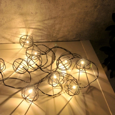 LED zahradní girlanda na baterie 2.1 m. napájení 2xAA bateriemi VIBORG. Black GOLDLUX (Polux)