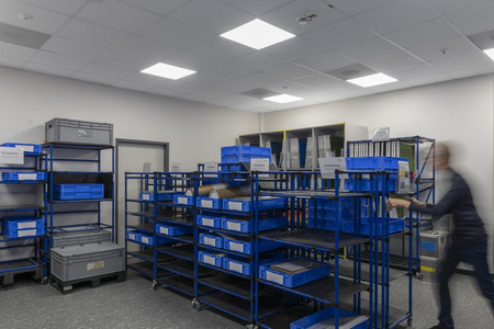 LED panel Kancelářské svítidlo Stropní svítidlo 28W 3640lm 4000K neutrální bílá Povrchová montáž Bílá 62x62cm UGR19 Comfort Ledvance