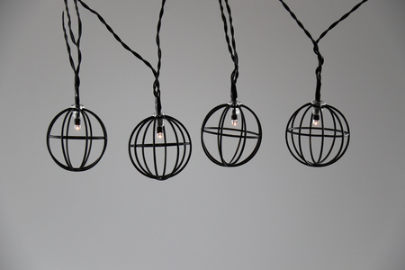 LED zahradní girlanda na baterie 2.1 m. napájení 2xAA bateriemi VIBORG. Black GOLDLUX (Polux)