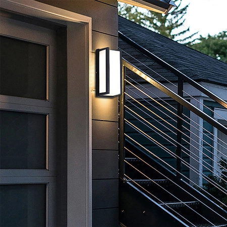 Zahradní nástěnné svítidlo obdélníkové E27 E27 KOBE GOLDLUX (Polux)