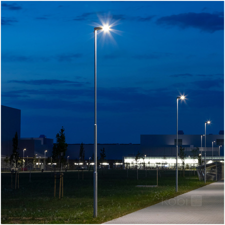 Pouliční svítidlo LED Industrial Road Luminaire 100W 14000lm 4000K neutrální bílá IP66 IK08 šedé Vespa Kobi