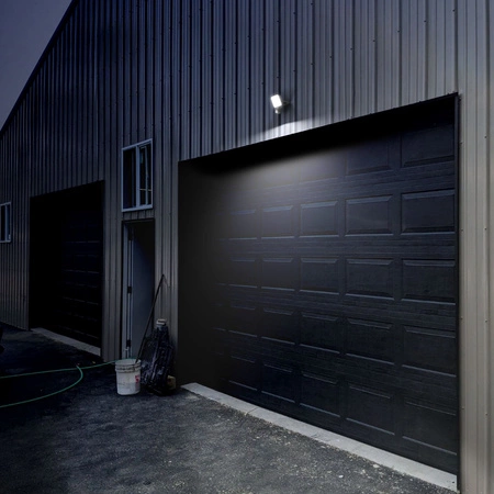 LED reflektor 20W 1900lm 5000K studený se senzorem pohybu a soumraku černý s mléčným stínítkem Videx