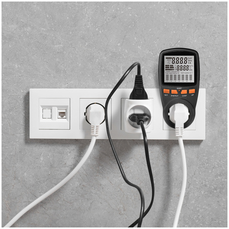 Měřič spotřeby energie PMM2 s měřením spotřeby energie, emisí CO2 a nákladů na energii BlackKOBI