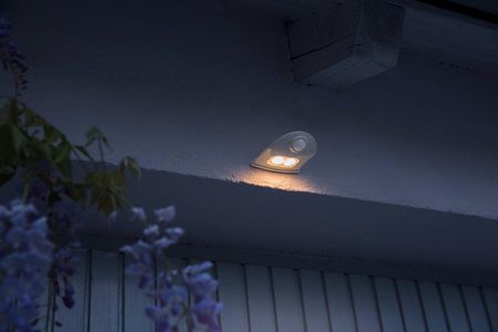 LED orientace Stříbrné nástěnné svítidlo na baterie 0,95W 4000K Neutrální 40lm IP54 DOORLED DOWN Senzor pohybu LEDVANCE