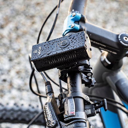 Svítilna LED Cyklistická svítilna Držák USB-C 6 režimů 1020lm IP65 Funkce Powerbanka VAYOX