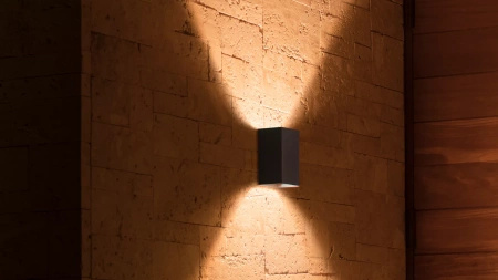 Venkovní nástěnná lampa Philips HUE Resonate Lantern 17464/30/P7