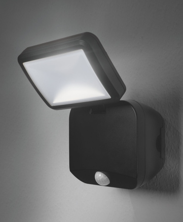 Reflektor LED 4W 260lm 4000K IP54 černý s LEDVANCE SPOTLIGHT Bateriový pohybový senzor