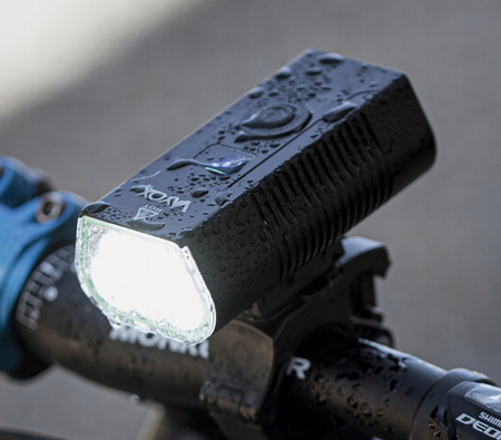 Svítilna LED Cyklistická svítilna Držák USB-C 6 režimů 1020lm IP65 Funkce Powerbanka VAYOX