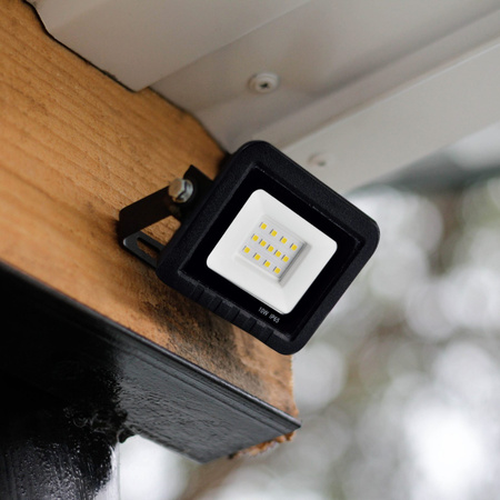 LED reflektor 10W 900lm 4000lm neutrální 120° černý IP65 Sanico Goldlux