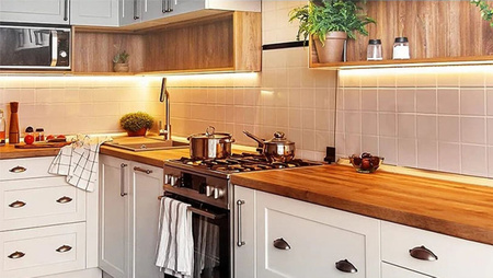 LED pásek 12V 24W 300LED 2835 teplá bílá 8mm 5m ECOLIGHT