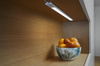 LED světelný pásek pod skříňku 11W 530lm 3000K teplý s pohybovým senzorem bílý skříňový Ledvance