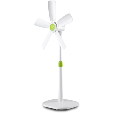 Stojací ventilátor. cirkulátor vzduchu. podlahový ventilátor. tichý. bílý a zelený