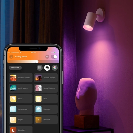 Bílá a barevná ambientní lampa Philips HUE Fugato 1x4,2W Bluetooth Zigbee