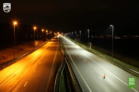 LED žárovka E27 28W 4000lm 4000K neutrální bílá IP65 pro pouliční lampy EM/AC MASTER HLP SON Philips