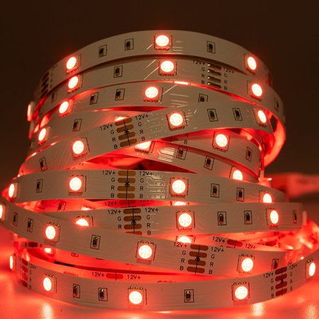 LED pásek 12V, 24W 300LED 2835 Studená bílá IP65 8mm 5m LUMILED