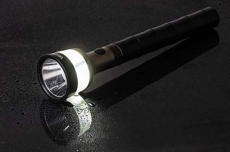 Ruční svítilna LED svítilna Searchlight Magnet USB Police Tactical VAYOX VA0074