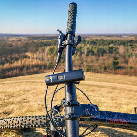 Svítilna LED na kolo světlo USB-C držák 6 režimů 1300lm IPX6 VAYOX