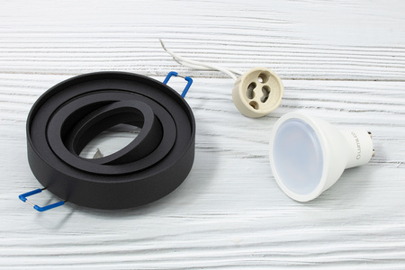 Halogenová svítidlo GU10, TUBA SPOT Nastavitelná Kulatá Černá 20mm MIDI + LED GU10, 6W 3000K LUMILED