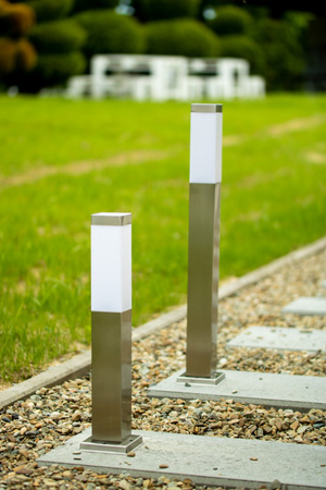 Zahradní lampa E27 SLOUP ČTVRTOVÝ 90cm Stříbrná