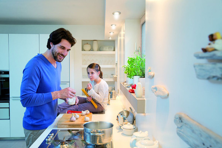 LED žárovka GU5.3 MR16 4.4W = 35W 345lm 2700K Teplá bílá 36° 12V PHILIPS