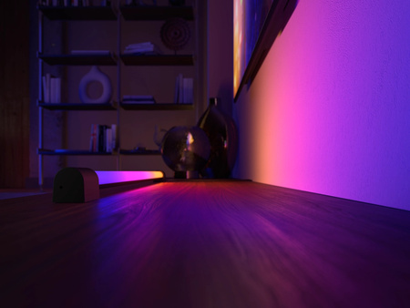 Lineární stolní lampa LED Play Tube Black GRADIENT EU/UK 20W CCT RGB PHILIPS HUE