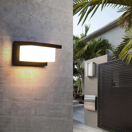 Zahradní nástěnná lampa E27 CETUS BLACK Elevační zahradní nástěnná lampa s pohybovým a soumrakovým senzorem